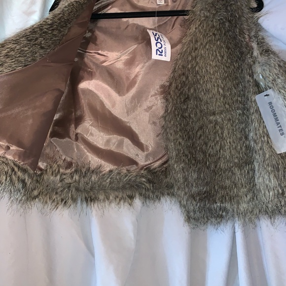 Plus size women’s faux fur - Picture 3 of 4